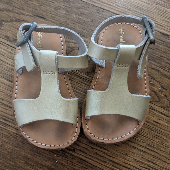 Freshly Picked Gold Malibu Sandal size 3 - Picture 4 of 4